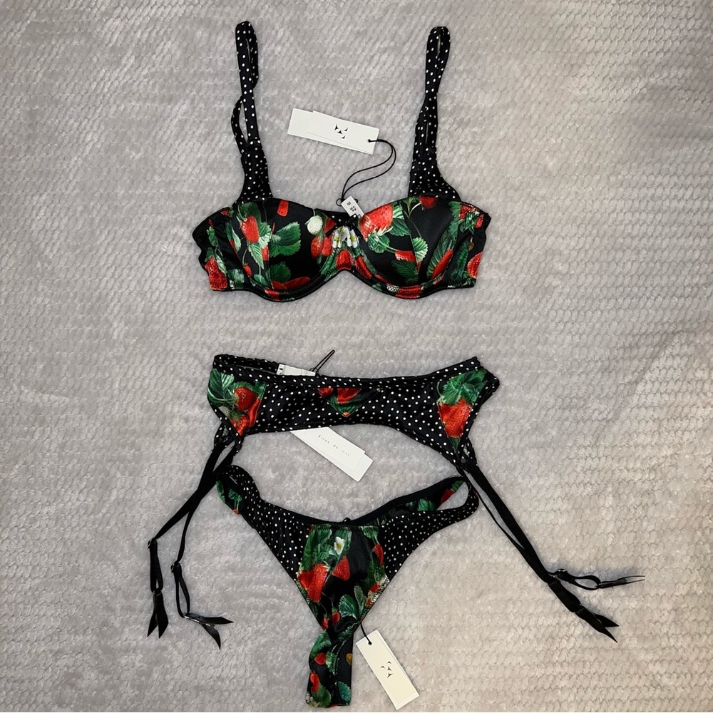 FLEUR DU MAL STRAWBERRY LINGERIE SET